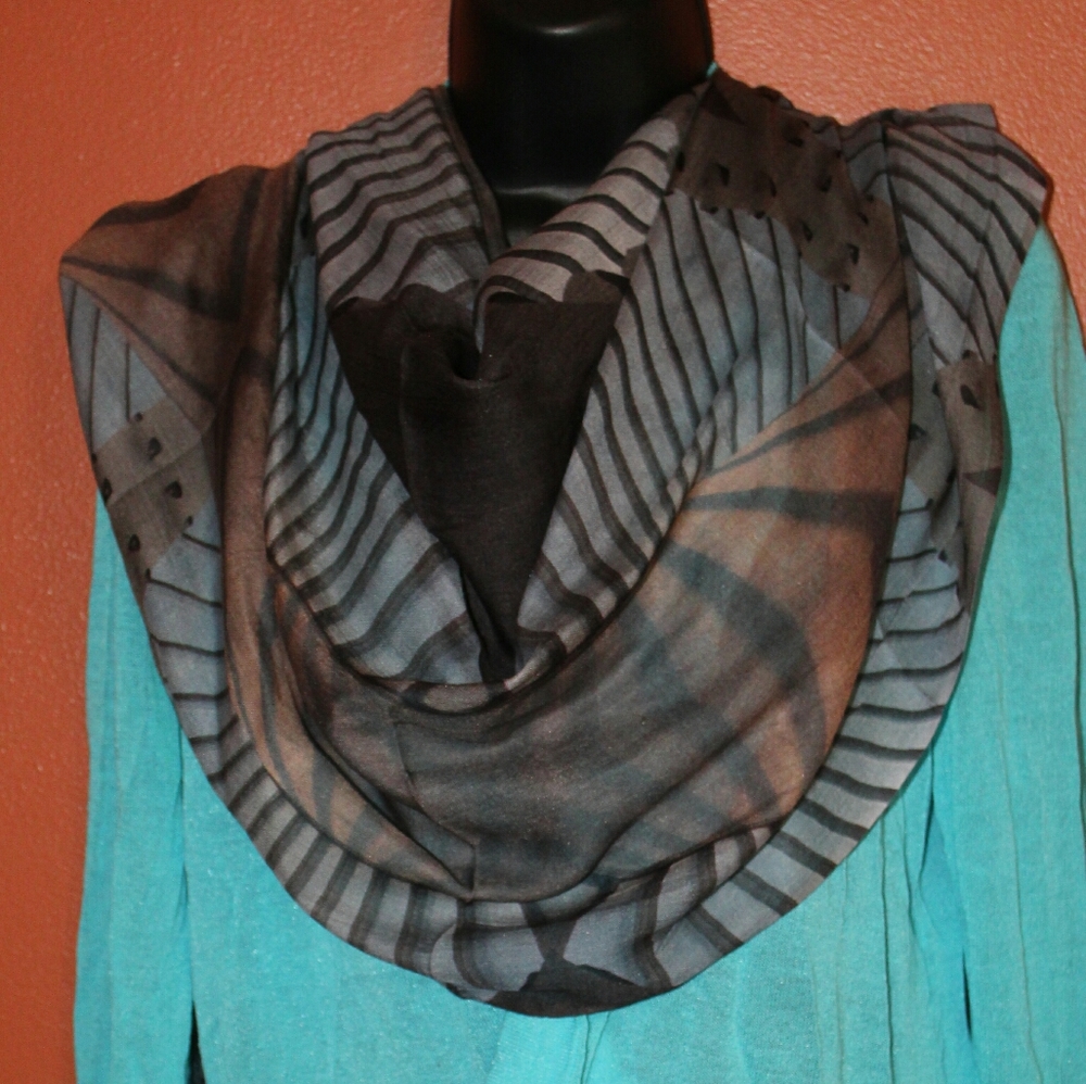SOLD!Scarf/shawl brown grayabstract NWT luxury fashion accessories wearable art - Picture 5 of 8